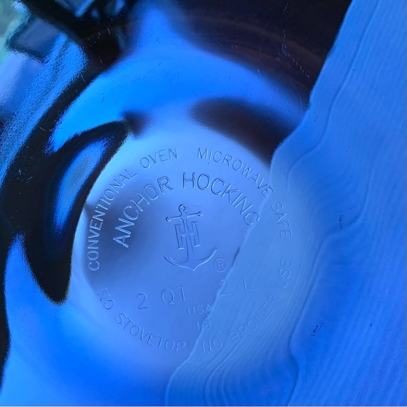 Vintage Anchor Hocking Cobalt Blue glass 9” round 2 liters casserole dish & lid - Picture 8 of 11